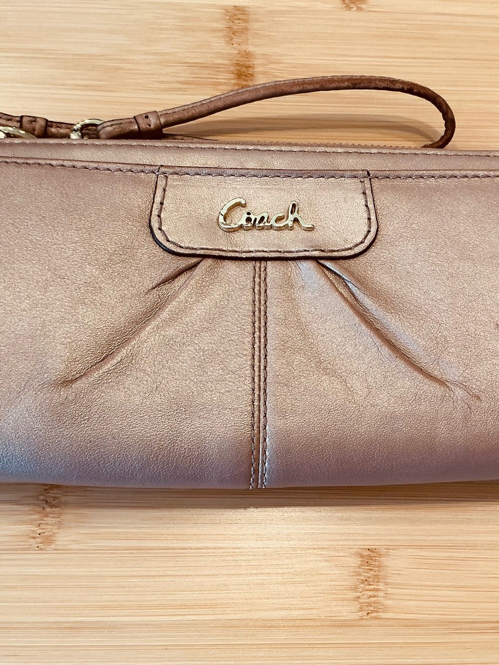 Coach Ashley Beige Gold Metallic Leather Wristlet Clutch Wallet Zip Closure